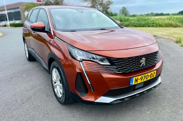 Peugeot 5008 (2021) thumbnail 1