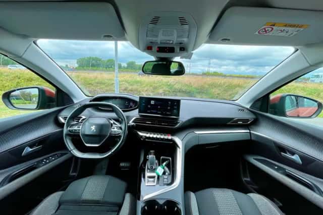 Peugeot 5008 (2021) thumbnail 3