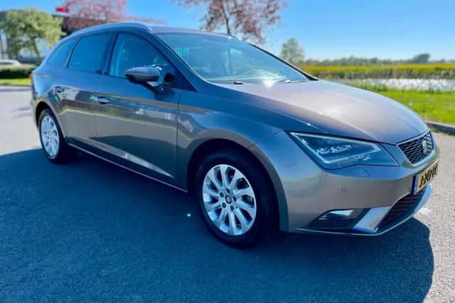 SEAT Leon (2017) thumbnail 2