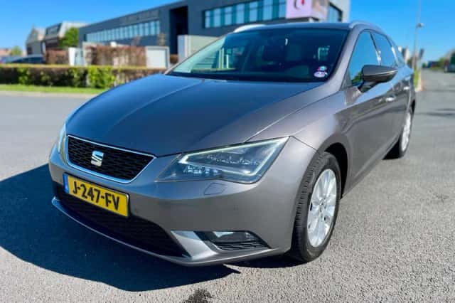 SEAT Leon (2017) thumbnail 3