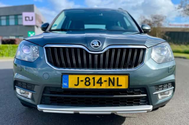 Škoda Yeti (2015) thumbnail 3