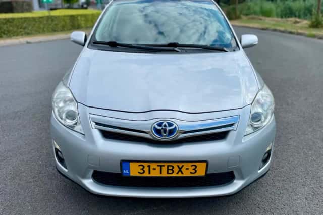 Toyota Auris (2012) thumbnail 4