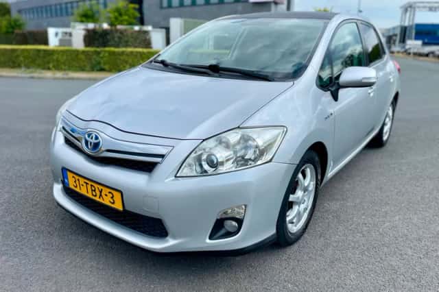 Toyota Auris (2012) thumbnail 5