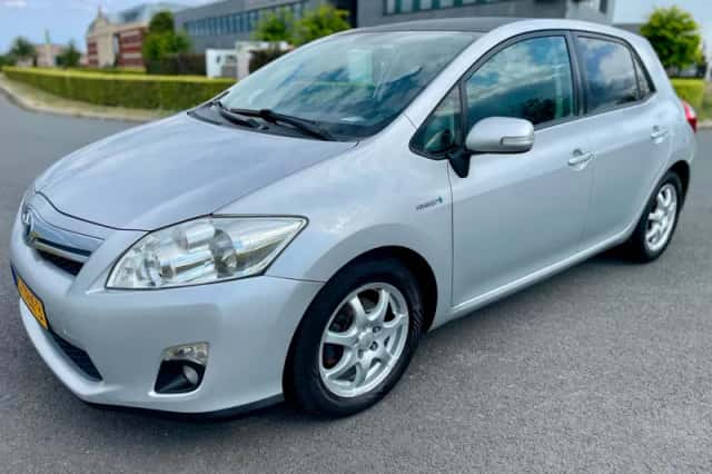 Toyota Auris (2012) thumbnail 6