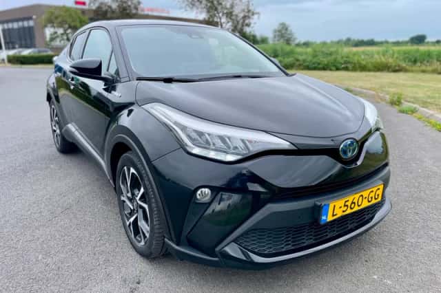 Toyota C-HR (2021) thumbnail 1
