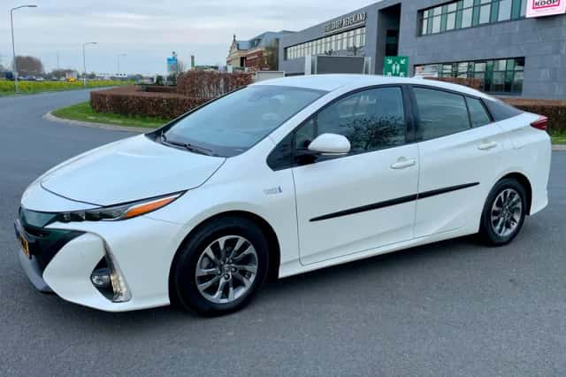 Toyota Prius (2018) thumbnail 5