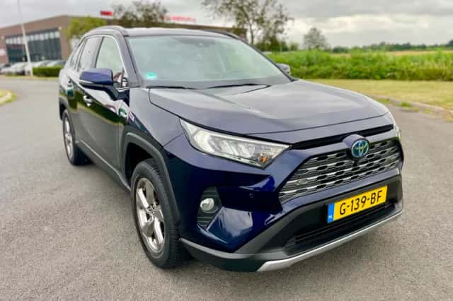Toyota RAV4 (2019) thumbnail 1