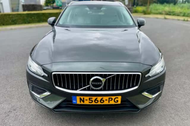 Volvo V60 (2021) thumbnail 4