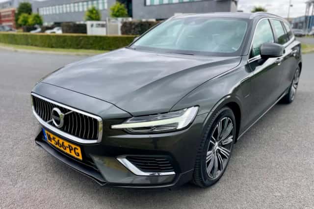 Volvo V60 (2021) thumbnail 5