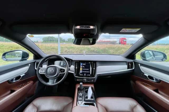 Volvo V90 (2021) thumbnail 3