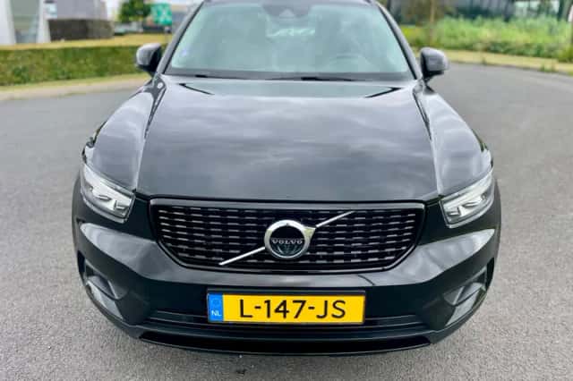 Volvo XC40 (2021) thumbnail 4