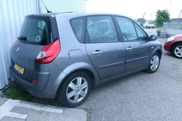 Renault Scénic (2009) thumbnail 3