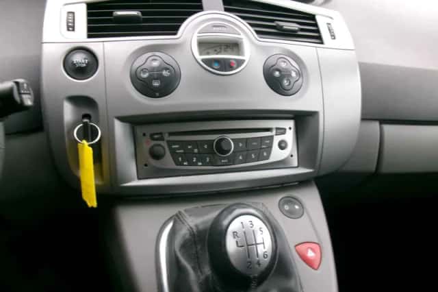 Renault Scénic (2009) thumbnail 5