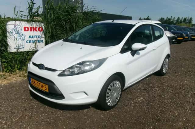 Ford Fiesta (2011) thumbnail 1