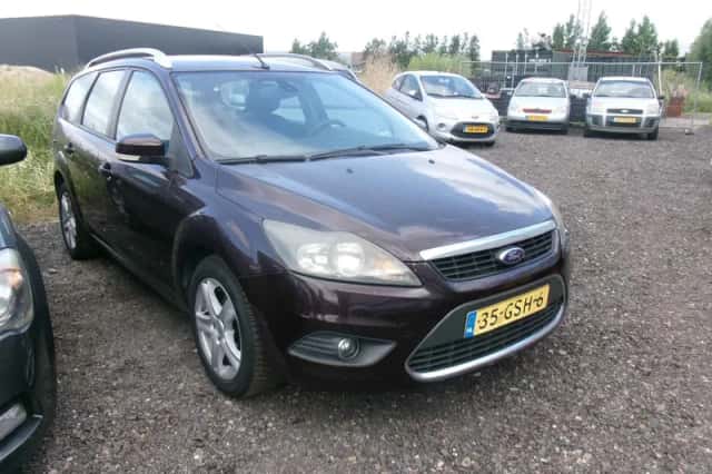 Ford Focus (2008) thumbnail 3
