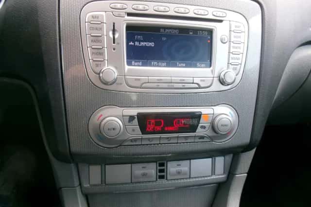 Ford Focus (2008) thumbnail 5