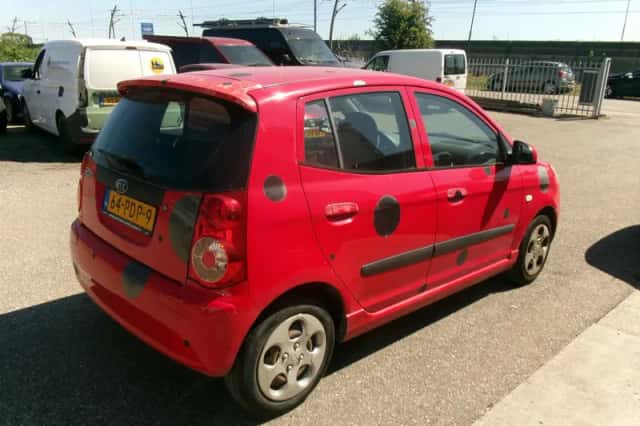 Kia Picanto (2011) thumbnail 3