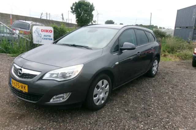 Opel Astra (2011) thumbnail 1