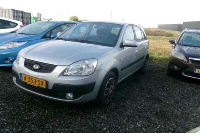 Kia Rio (2009) thumbnail 1