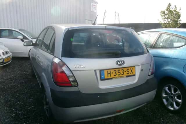 Kia Rio (2009) thumbnail 4
