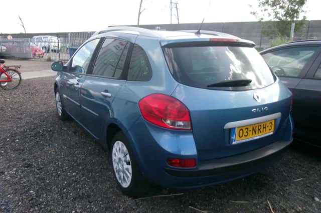 Renault Clio (2010) thumbnail 3