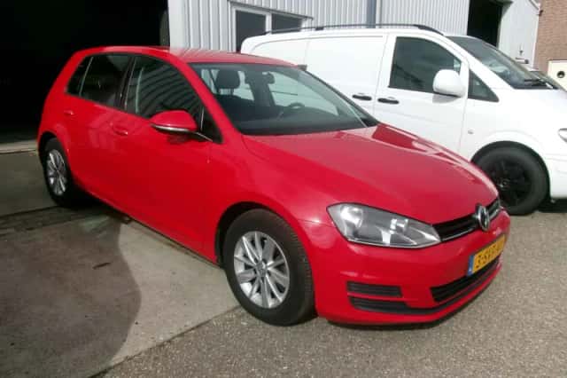 Volkswagen Golf (2013) thumbnail 2