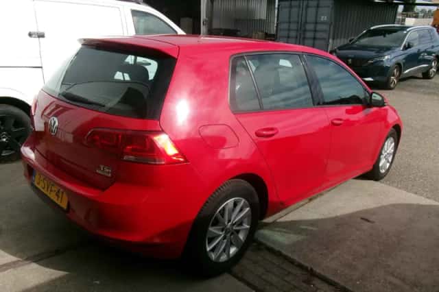 Volkswagen Golf (2013) thumbnail 4