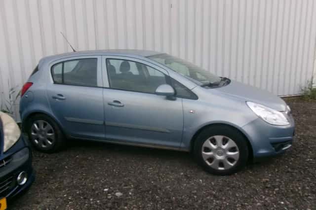 Opel Corsa (2008) thumbnail 3