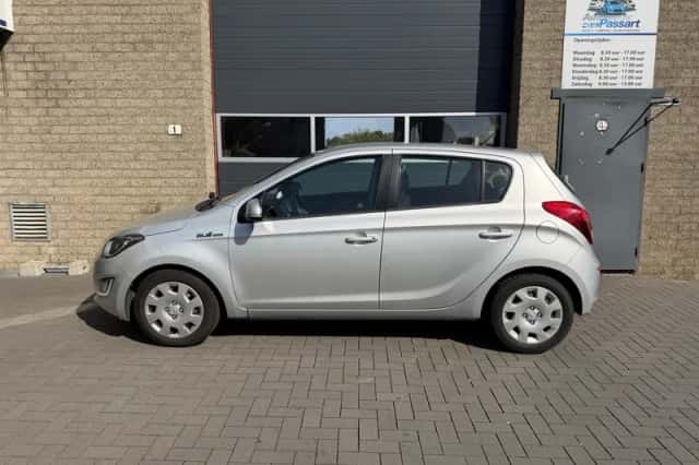 Hyundai i20 (2013) thumbnail 5