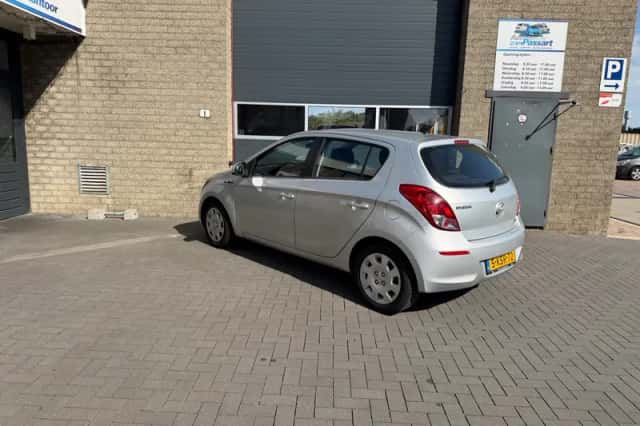 Hyundai i20 (2013) thumbnail 6