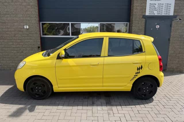 Kia Picanto (2009) thumbnail 5