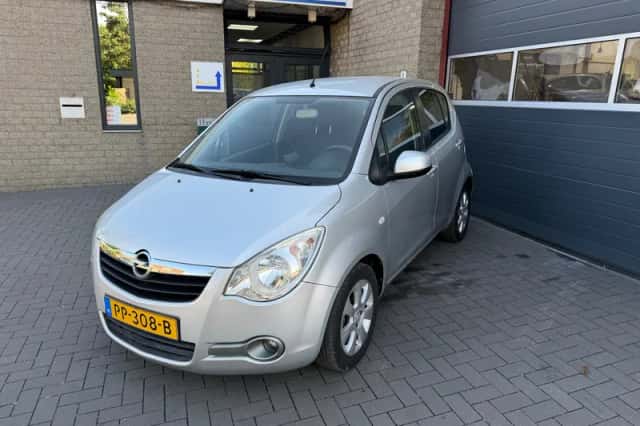 Opel Agila (2009) thumbnail 3