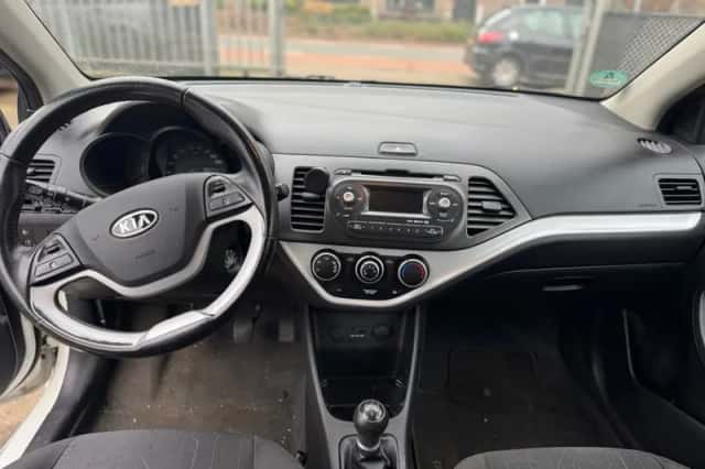 Kia Picanto (2012) thumbnail 3