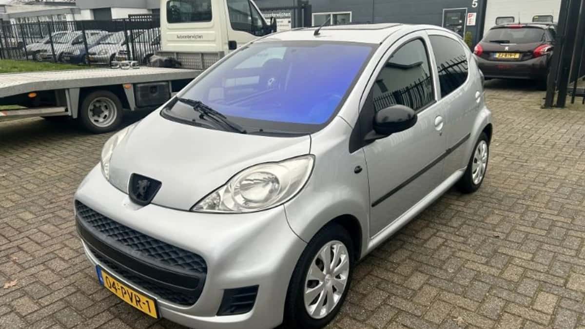 Peugeot 107 (2011) — foto 1