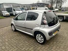 Peugeot 107 (2011) thumbnail 2