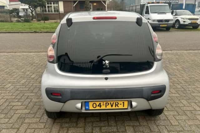 Peugeot 107 (2011) thumbnail 3