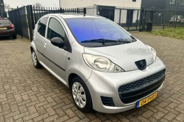 Peugeot 107 (2011) thumbnail 5