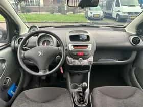 Peugeot 107 (2011) thumbnail 8