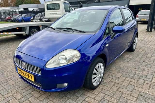 Fiat Grande Punto (2009) thumbnail 1