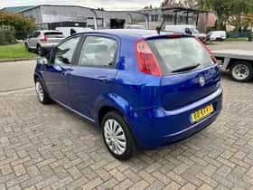 Fiat Grande Punto (2009) thumbnail 2