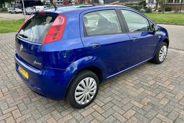 Fiat Grande Punto (2009) thumbnail 4
