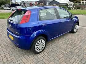Fiat Grande Punto (2009) thumbnail 4