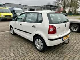 Volkswagen Polo (2003) thumbnail 2