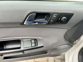 Volkswagen Polo (2003) thumbnail 11
