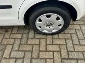 Volkswagen Polo (2003) thumbnail 7