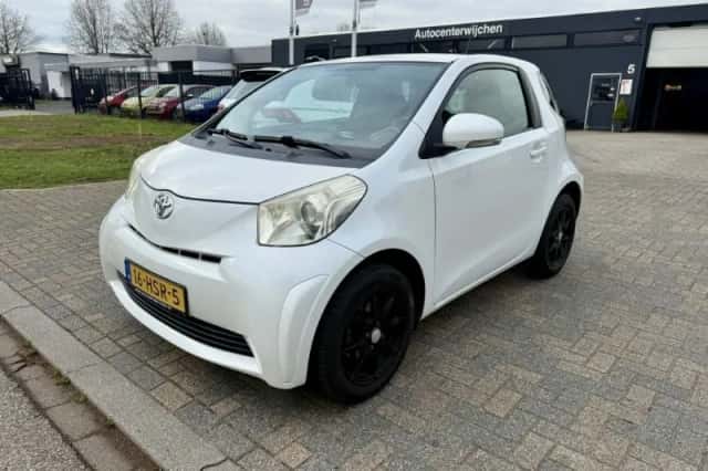 Toyota IQ (2009) thumbnail 1