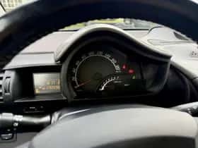 Toyota IQ (2009) thumbnail 12
