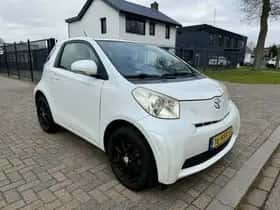 Toyota IQ (2009) thumbnail 5