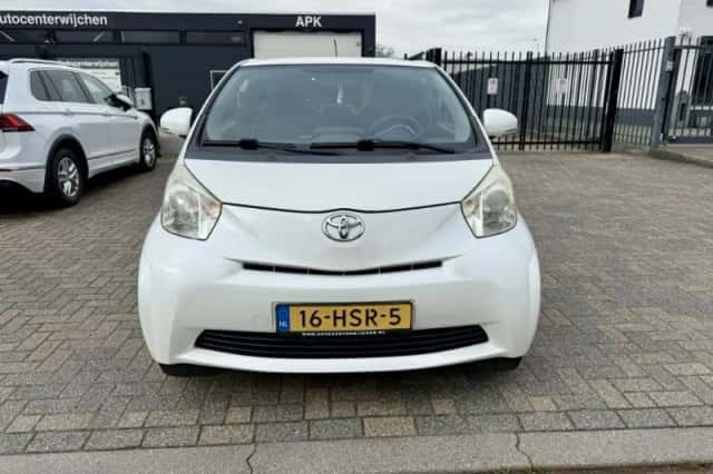 Toyota IQ (2009) thumbnail 6