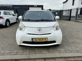 Toyota IQ (2009) thumbnail 6